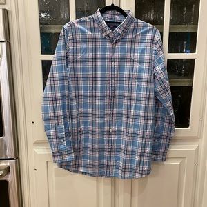 Vineyard Vines boys button down shirt. Size XL/18. Spring plaid pattern